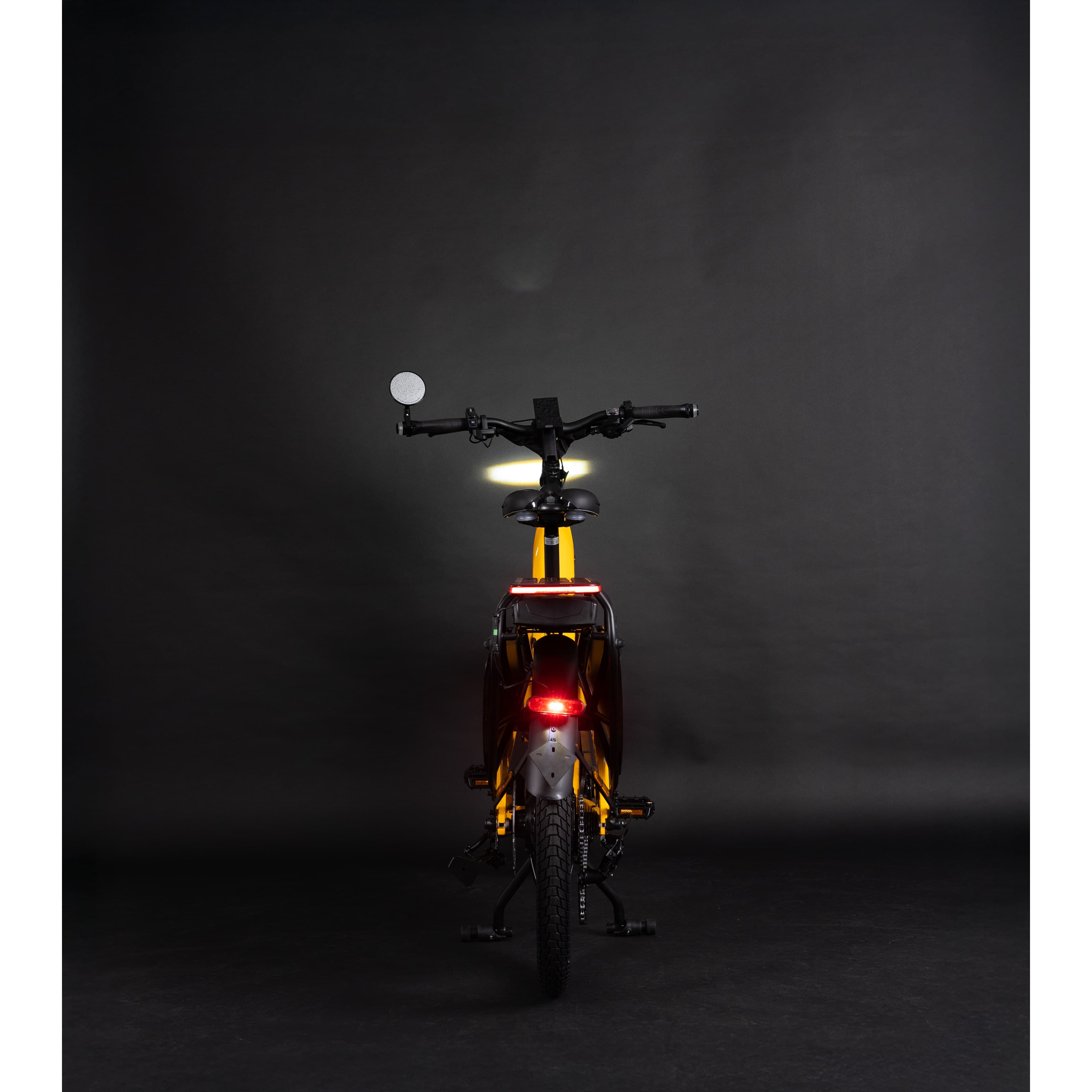 0aab82fce9d095f32d73d60676cffb438f550b88_Miloo_Studio_Cargo_Jaune_7.jpg