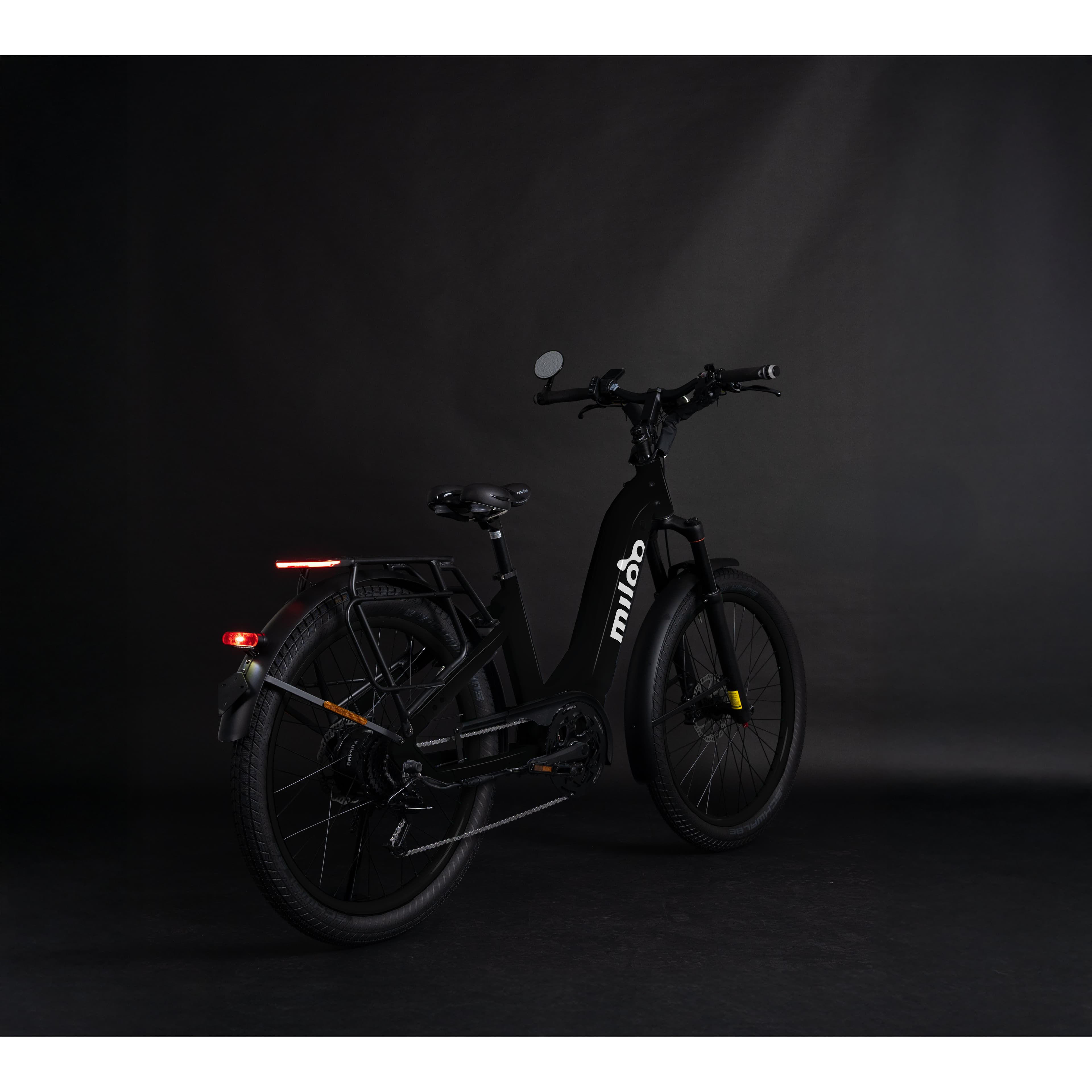 615cc9383813a3a43cf71acec12853ce34adb376_classy45_black.jpg