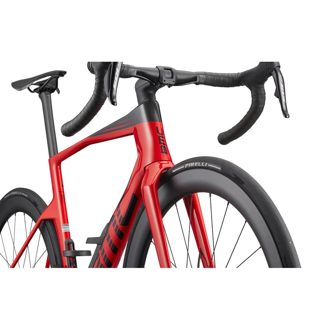 8a788259054e2bc7a60114f856c447a14468ce26_bmc_teammachine_r_01_five_red_8.jpg